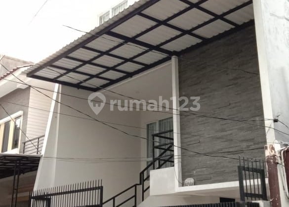 Rumah Bagus Siap Huni 3,5 Lantai Tanjung Duren Jakarta Barat