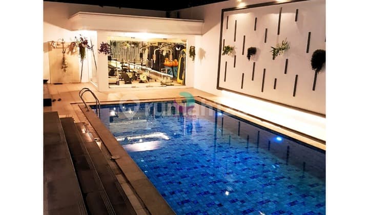 Rumah Mewah + Private Pool Lokasi Strategis di Legenda Wisata