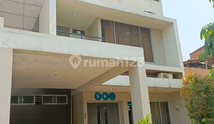 Rumah 2 Lantai Siap Huni Strategis Di Raffles Hills