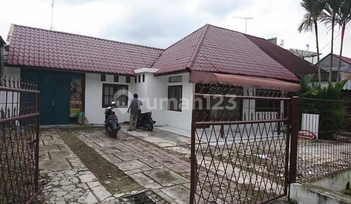Dijual Rumah 4 kamar dekat USU Medan pinggir jalan