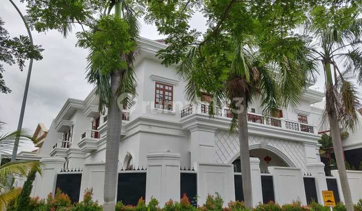 Rumah Phinisi Indah Pantai Indah Kapuk