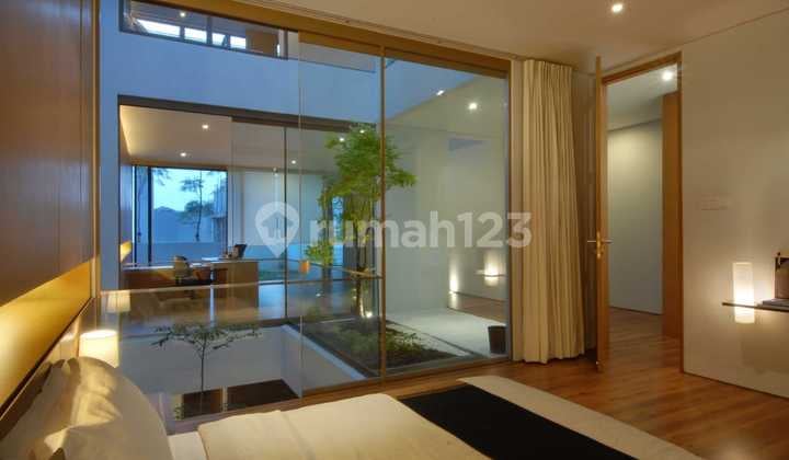 Rumah Minimalis Modern Tropikal Di Pik.