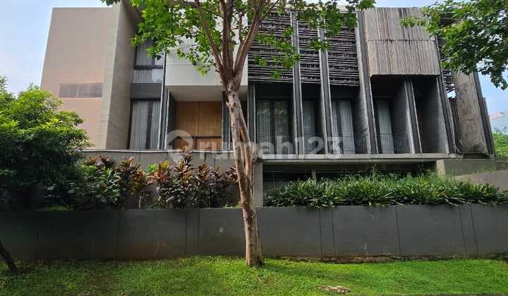 Pik Garden House - Corner House 453 M², 2.5 Floors