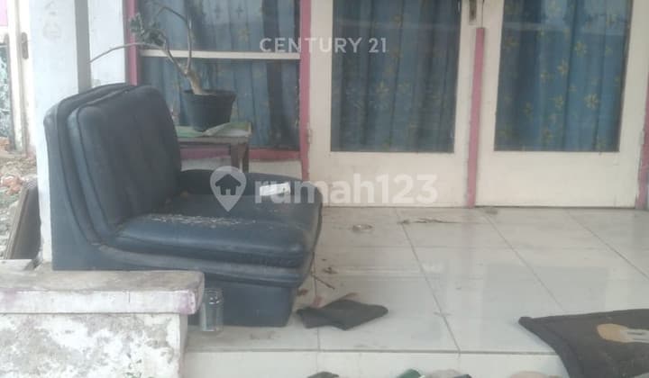 Rumah Hitung Tanah Akses Jalan 2 Mobil Di Semper S8008