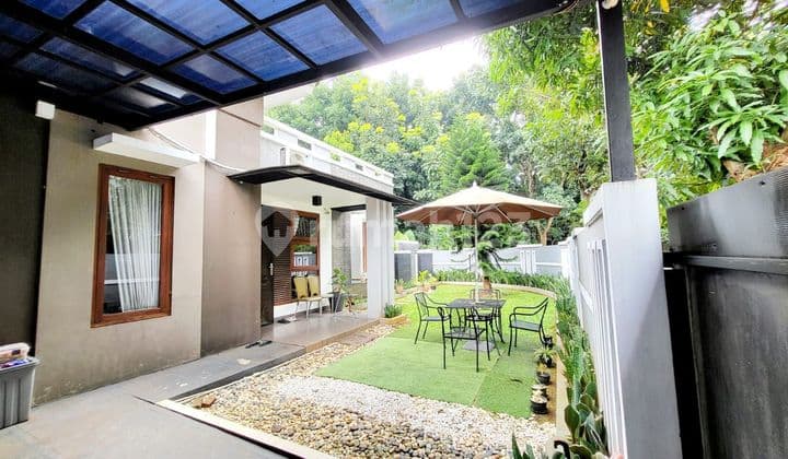 For sale, ready-to-occupy house in Nusa Loka, BSD City.