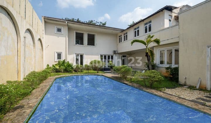 Disewa/ Dijual Rumah Eropa Klasik Lebak Bulus Jaksel