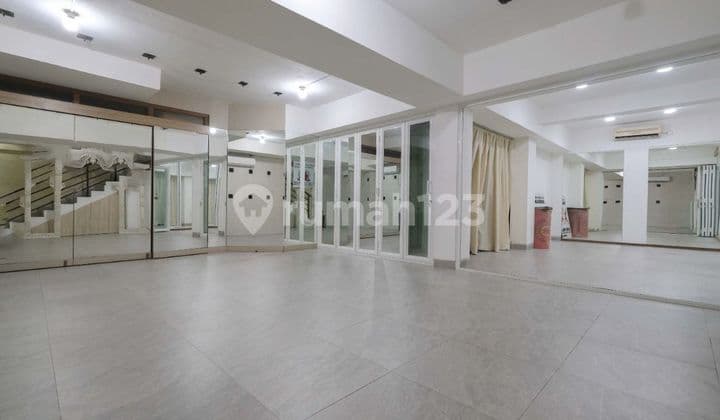 Dijual Tempat Usaha Pinggir Jalan Area Kebayoran Baru