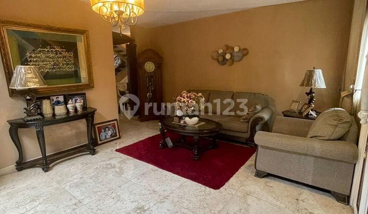 Dijual Rumah Cantik Siap Huni Ada Pool Giri Loka Bsd City