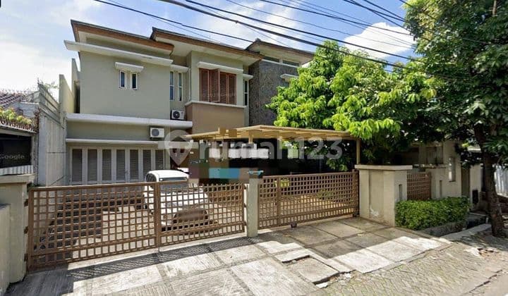For Sale Well-Maintained Residential House!! Kebayoran Baru Area