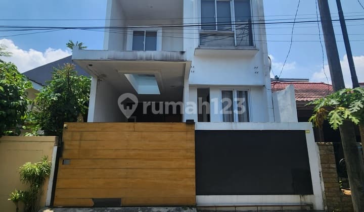 Rumah 2 Lantai Siap Huni di Kencana Loka