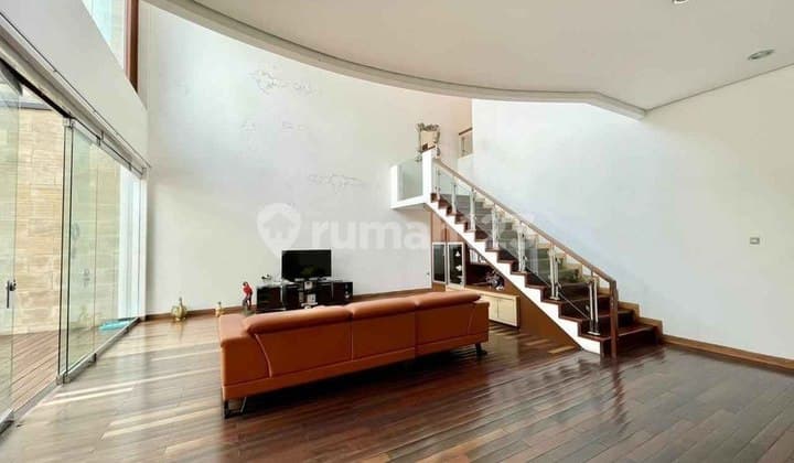 Rumah Desain Modern Setrasari Sukahaji Bandung