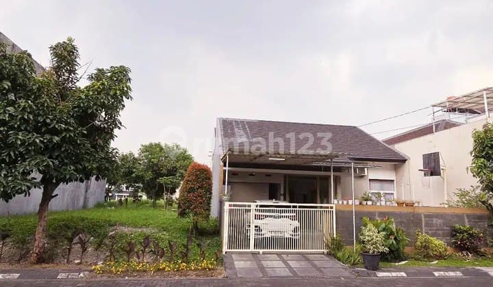 Rumah Lokasi Strategis Batununggal Indah Dalam Cluster