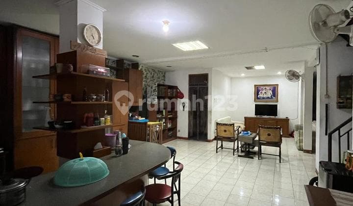 Rumah 2 Lantai Bagus SHM di Jl. Perkici, Tangerang Selatan