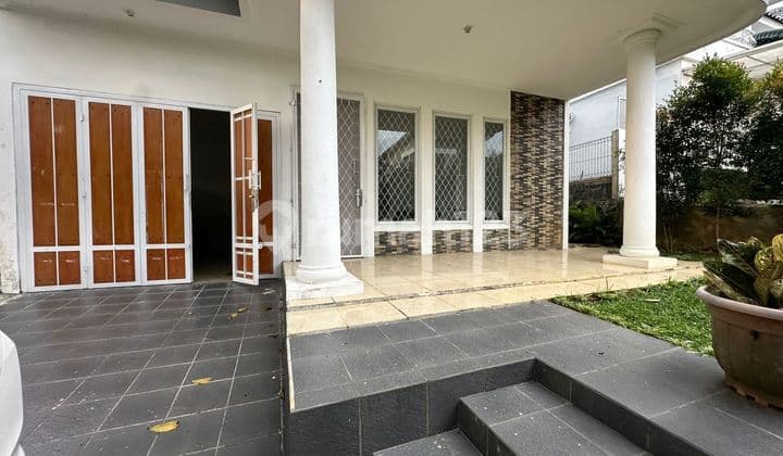 For sale cheap green house in Sentul ready to occupy
