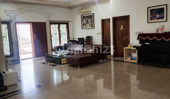 Dijual Rumah Hoek Taman Harapan Indah,