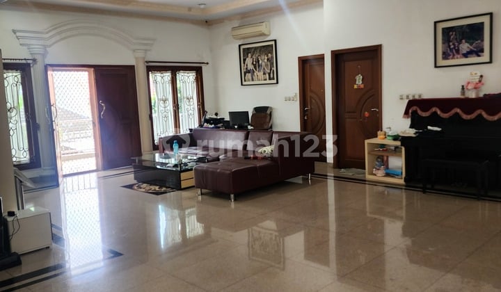 Dijual Rumah Hoek Taman Harapan Indah,