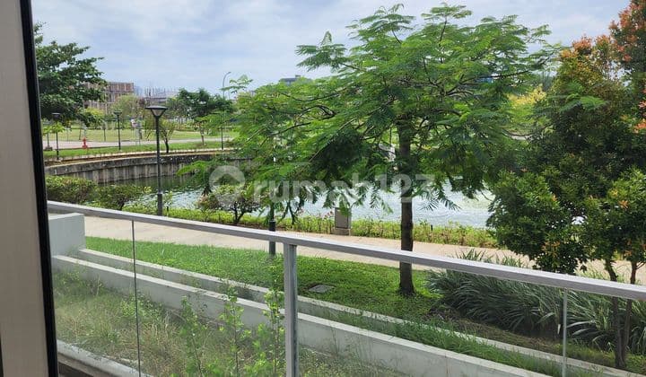 Dijual Rumah Mewah Hoek Di Pik 1 ,samping Danau