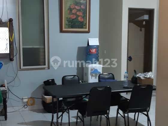 Rumahdi Foresta BSD 5 Kamar.tidur Utk Kod²An