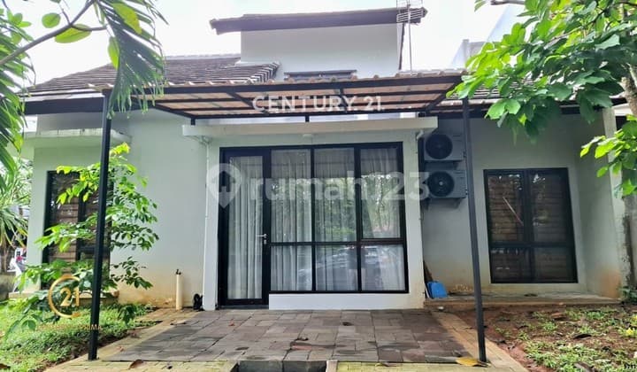 Selling a Strategic House at an Attractive Price in Bintaro, South Tangerang