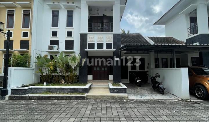 Rumah Siap Huni Semi Furnish Dekat Hotel Hyatt Palagan