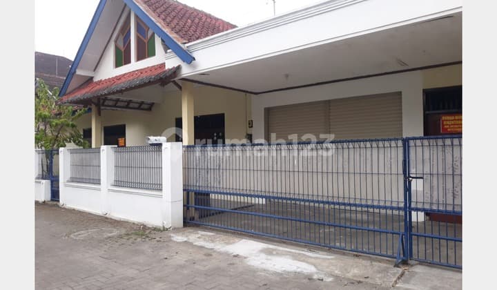 House near the center of Jogja city within the ringroad area close to Gedongkuning.