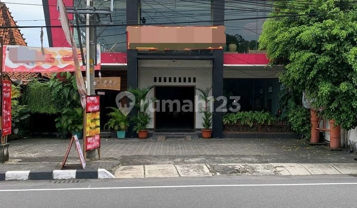 Ruang Usaha Lokasi Strategis di Tengah Kota
