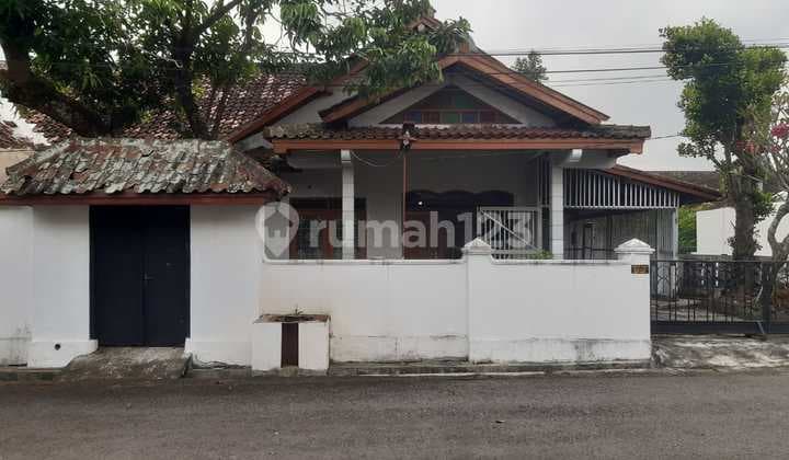 Large City Center House Near Jogja City Hall Suitable for Office