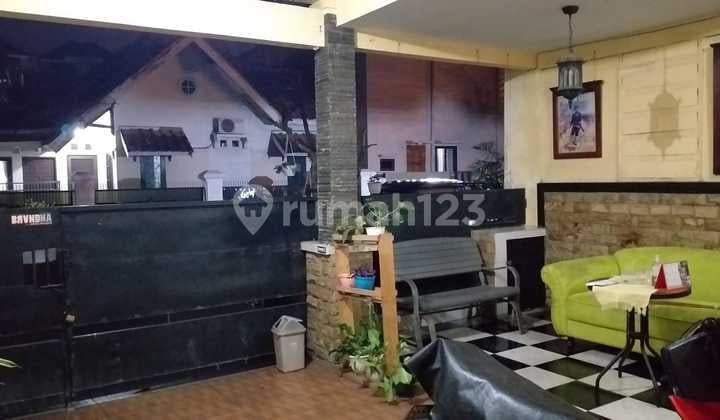 Rumah 2 Lantai Dalam Perumahan yang Teduh di Pamulang