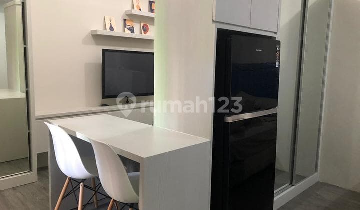 Apartment Green Lake View 1Br Full Furnished Ciputat