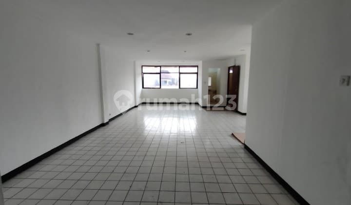 Disewakan Ruko 2,5 Lantai Posisi Hook Dekat Universitas Pamulang