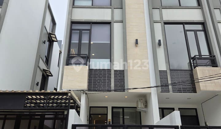 Dijual Rumah Baru Minimalis Modern di Kedoya