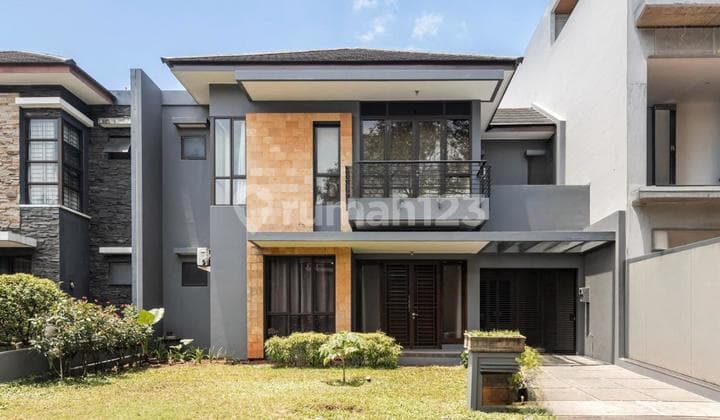 Super Awesome House in BSD 2-Storey Building Ready to Occupy Strategic Location