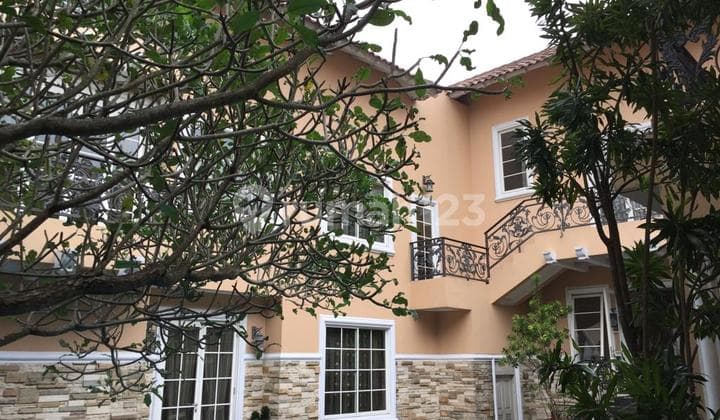 Fully Furnished Large House in Bervely Golf Cluster, Lippo Karawaci