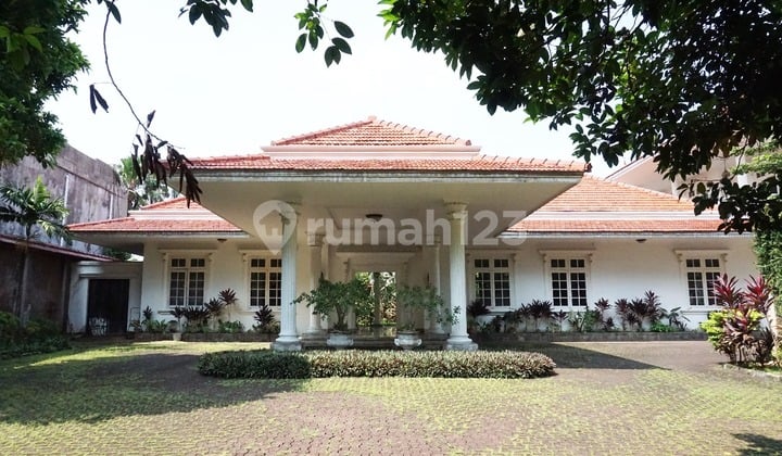 Rumah Mewah Klasik 2550 M2 di Jl Pancoran Jakarta Selatan