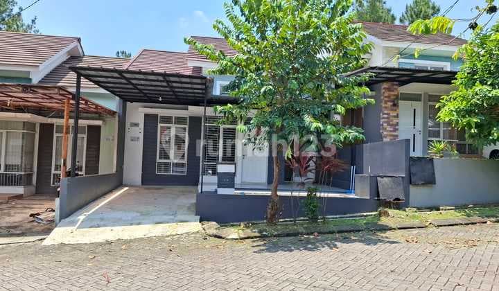 Rumah Bagus Unfurnished SHM Green Land BCC tanah Sareal Bogor