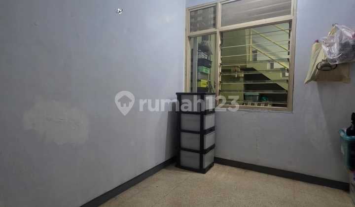 Rumah Jelambar Dalam Komplek Lt 129M2 Jual Cepat