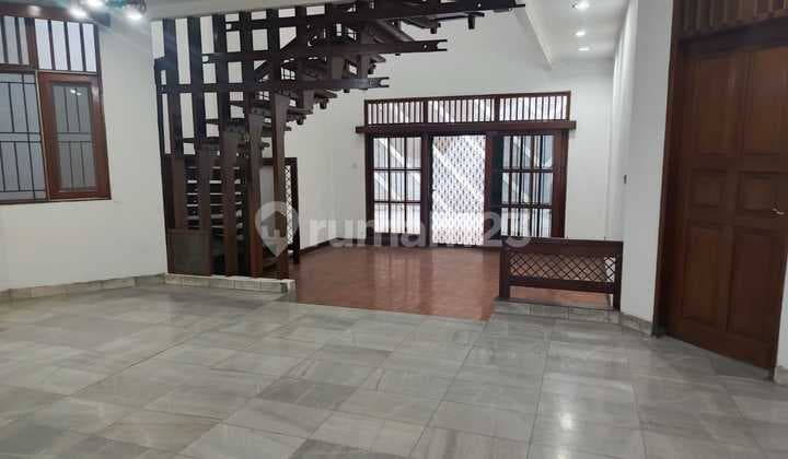 Puri Indah House For Rent, 360M2 Land Area, Main Road