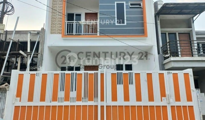 Dijual Rumah 2 Lantai Bagus Siap Huni Di Perumahan Taman Ratu