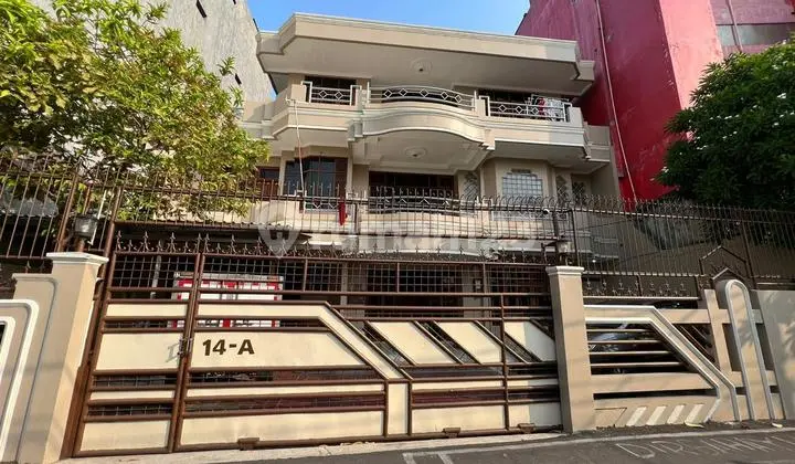 3-Story House in East Kalibaru, Utan Panjang, Kemayoran, Central Jakarta