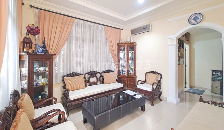 Rumah Mewah Elegan di Legenda Wisata Cibubur, Dekat Kota Wisata