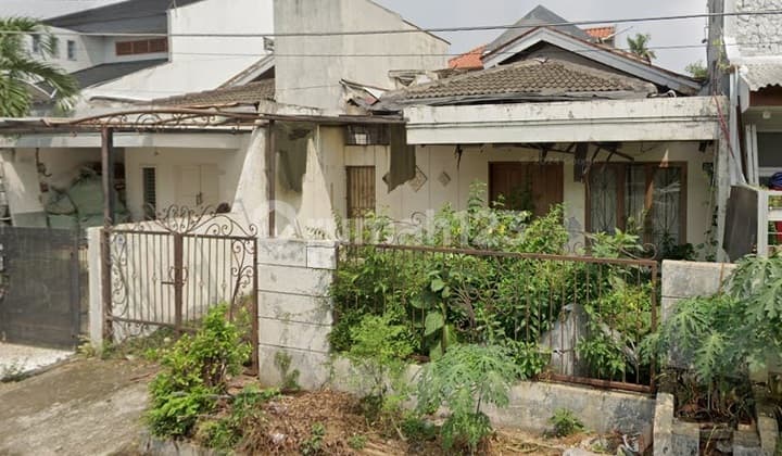 For Sale Old House Land Area Included in Taman Bona Indah Complex, Cilandak, South Jakarta