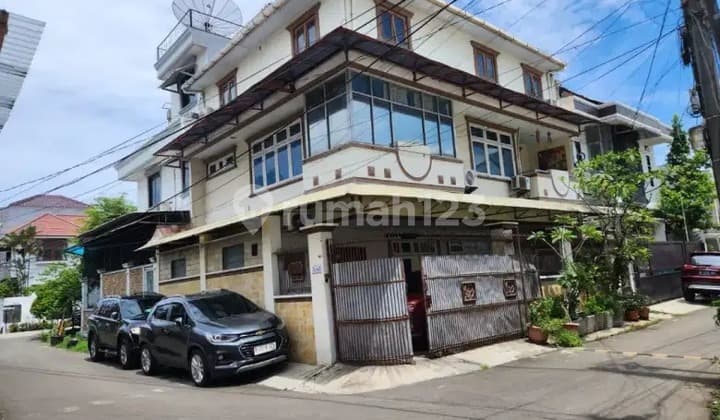 Di Jual Rumah Hook 3 Lantaidi Agung Utara, Sunter, Jakarta Utara