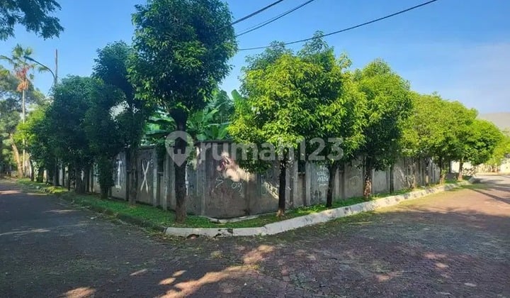 Di Jual Tanah Hook Luas Dalam Komplek Green Garden Jakarta Barat