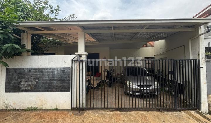 Dijual Rumah 1 Lantai Dalam Komplek Permata Timur 1, Jakarta Timur Nam Pipa Gas Alam Taman Depan & Belakang Tidak Ada Garasi Carport Lebar : 2 (Mobil Kecil) Akses Mobil Depan Rumah Jalan 3 Meter Akses Lengkap : Akses Tol Japek 10 Menit Akses Tol Becakayu
