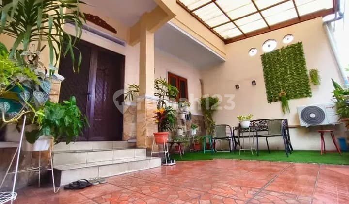 Di Jual Rumah 2 Lantai Ldalam Komplek Anggrek Garuda, Slipi, Jakarta Barat
