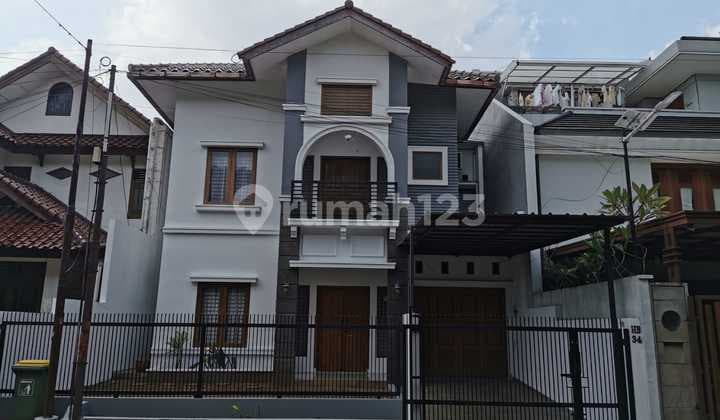 Di Sewakan Rumah 2 Lantai Lokasi Strategis di Pesanggrahan, Jakarta Selatan