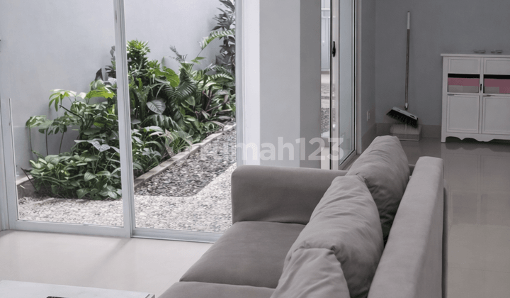 Sewa Rumah 2 Lt Rapi Bersih Deket Binus Residence One Bsd