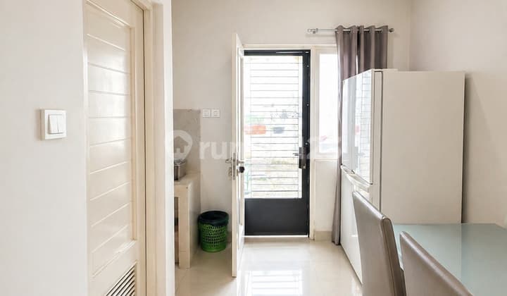 Jual Rumah Rapi Bersih Semi Furnished di Residence One BSD