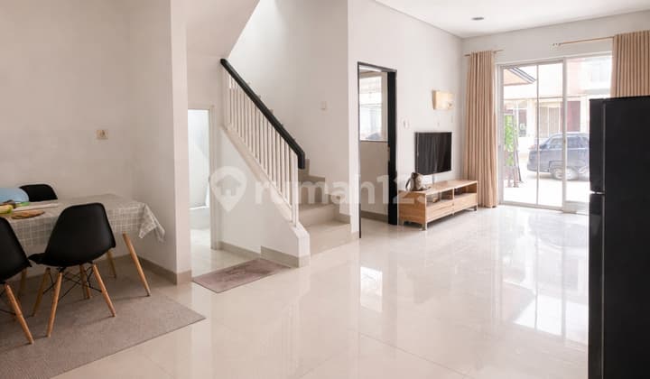 Sell House, 2 Floors Neat Semi Furnished Near Binus