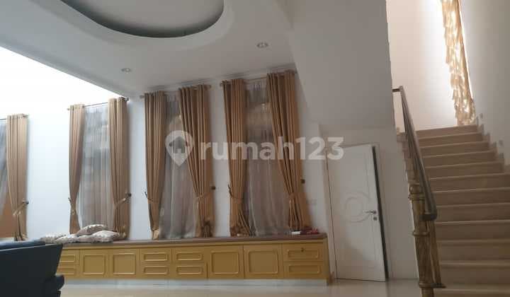 Dijual Rumah Pik Ls.450m Dekat Mall dan Tol 3 Lantai